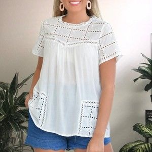 Doe and Rae Womens White Eyelet Top Size Small S